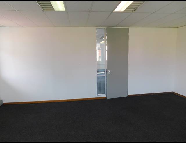181M² OFFICE TO LET IN FERNDALE